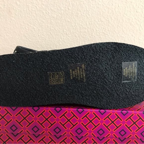 Tory Burch T MONOGRAM BUDDY SHEARLING LOAFER Size 8.5,9,10 - Picture 9 of 16